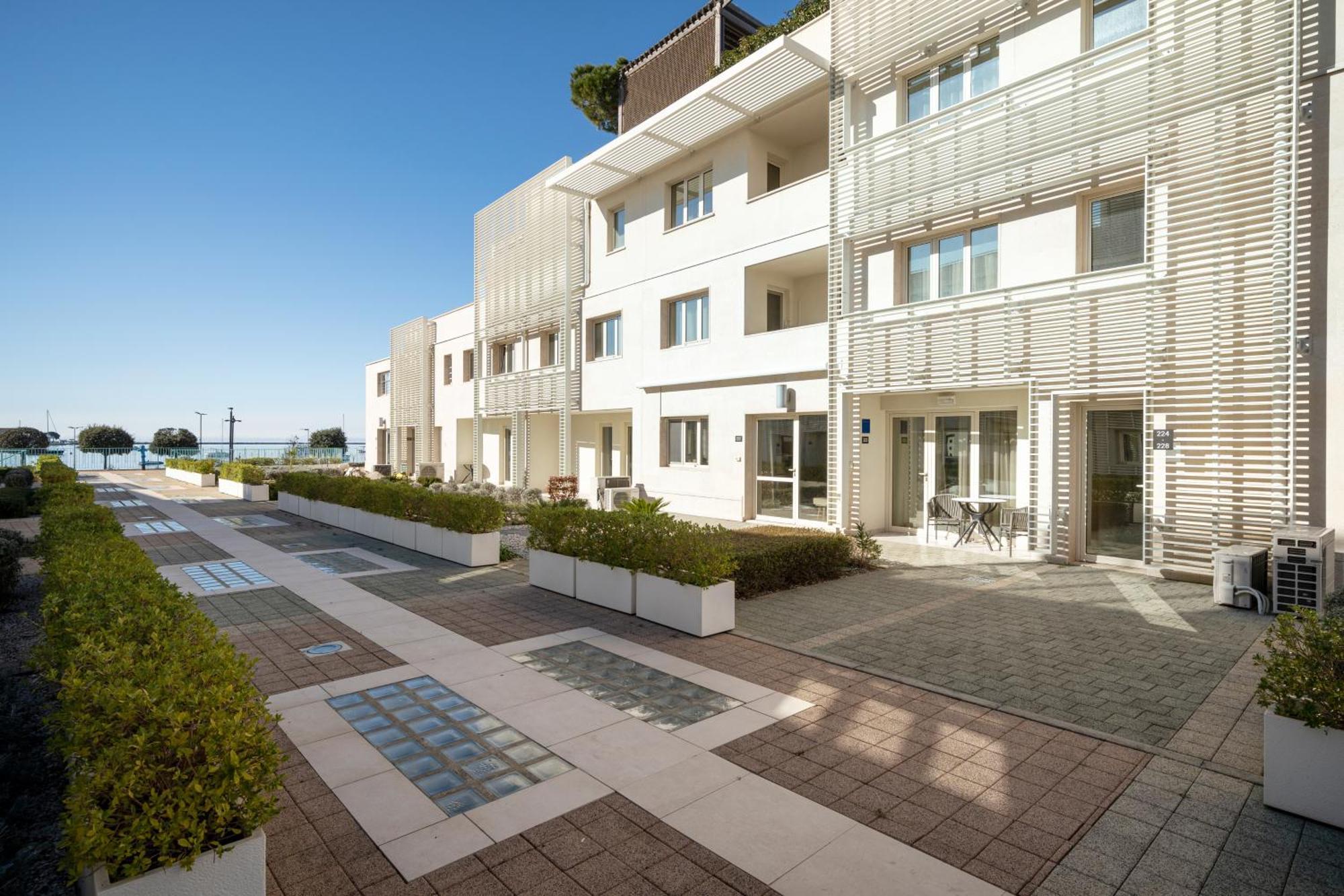 Humagum Sea View Apartment - Garden Palace Umag Ngoại thất bức ảnh